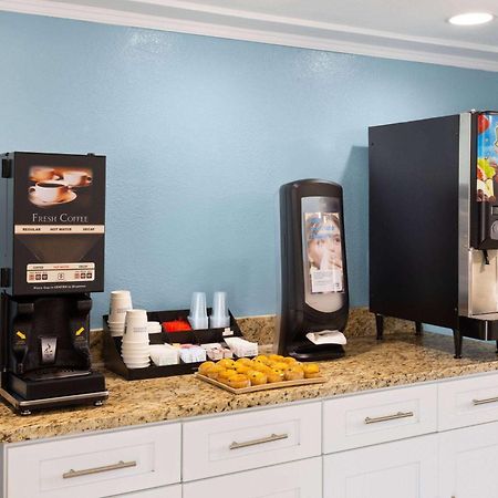 Day'S Inn & Suites By Wyndham Indianapolis Airport East Dış mekan fotoğraf