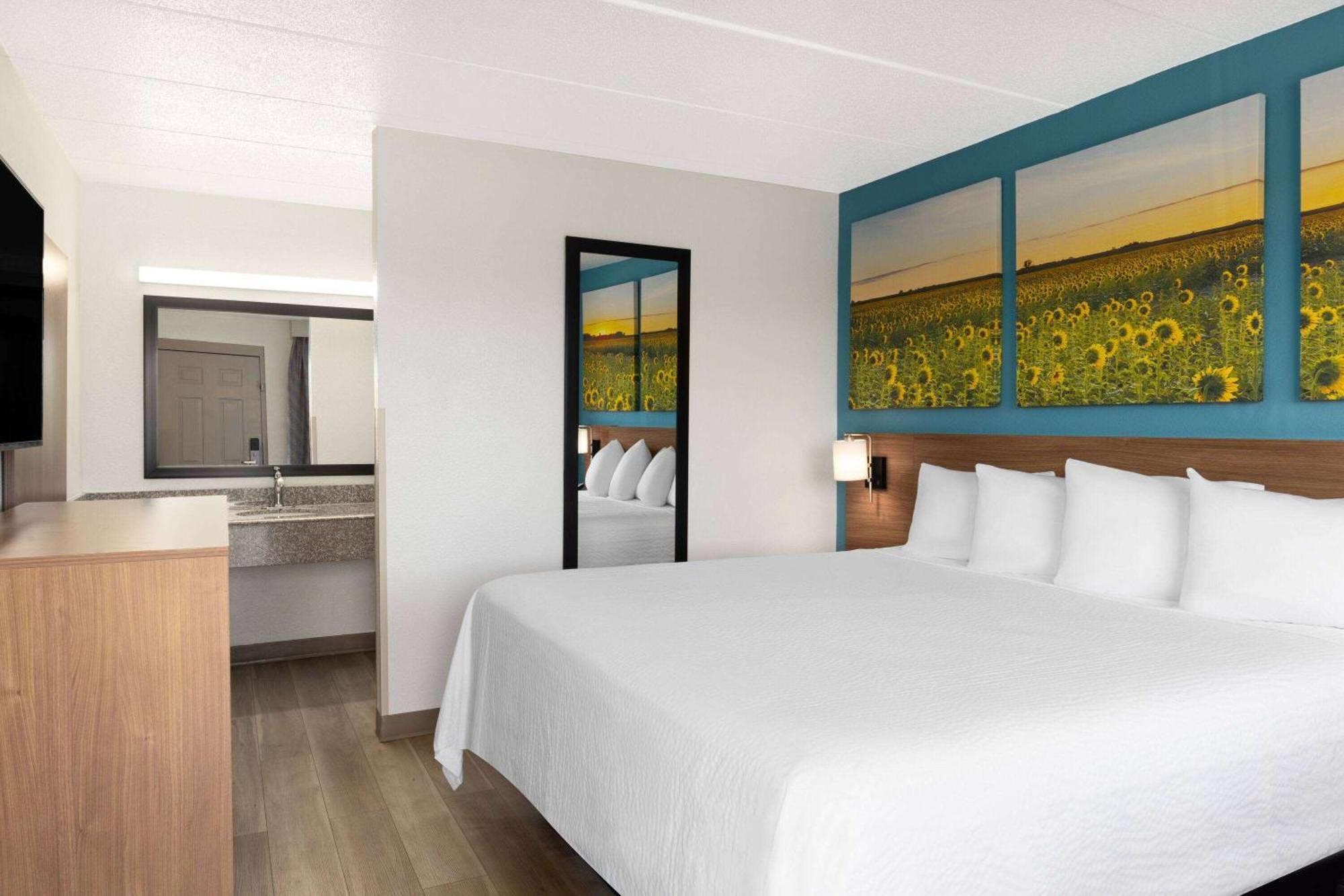 Day'S Inn & Suites By Wyndham Indianapolis Airport East Dış mekan fotoğraf