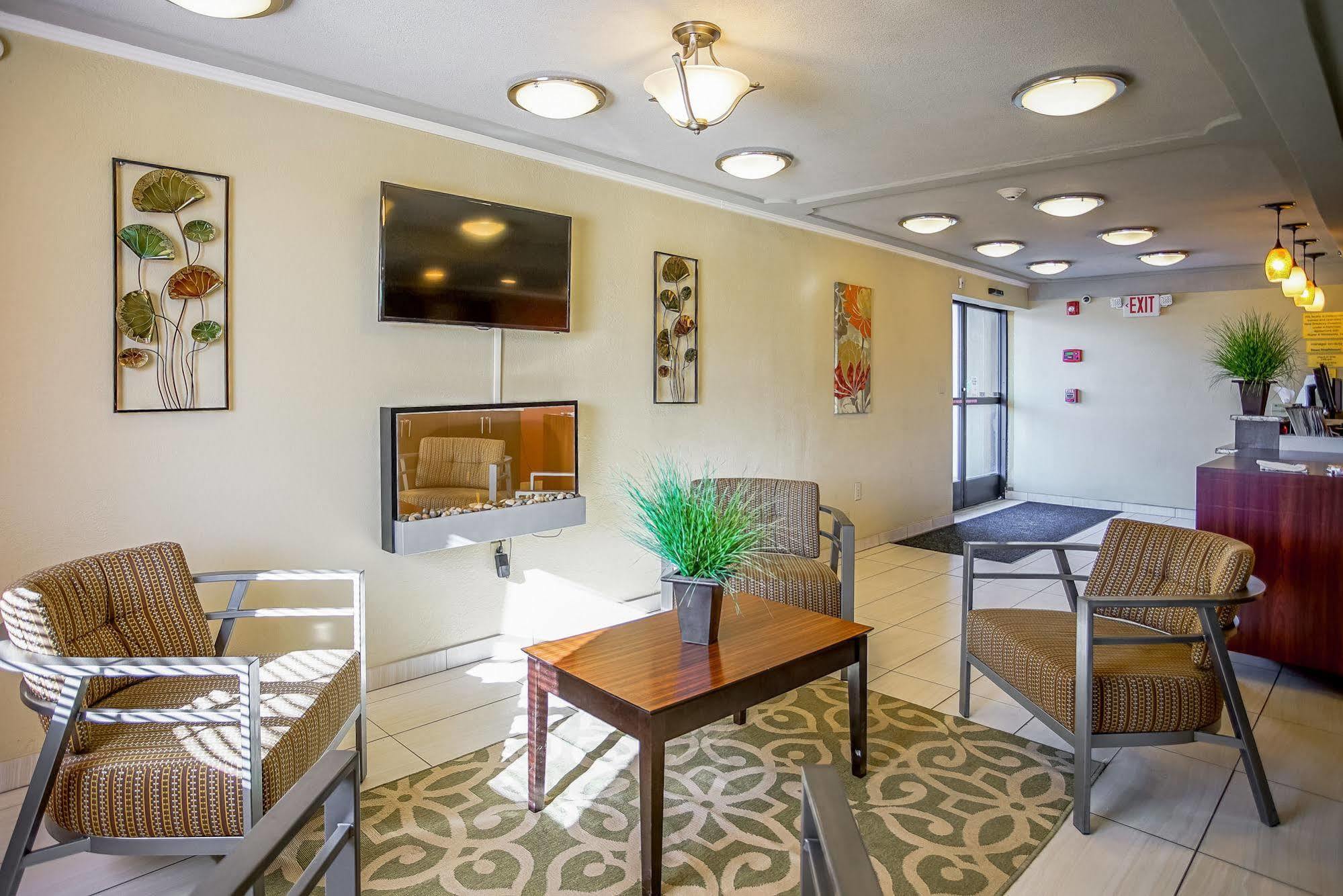 Day'S Inn & Suites By Wyndham Indianapolis Airport East Dış mekan fotoğraf